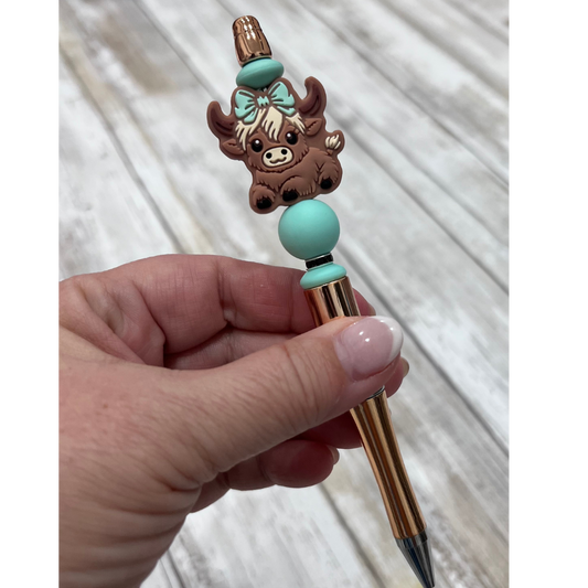 Cute Highland Cow Figurine Pen - Adorable Farm Animal Writing Tool